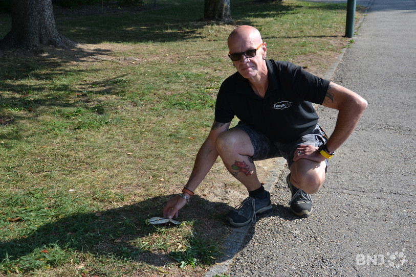 Cédric Huguenin veut débarrasser le bord des routes neuchâteloises de leurs déchets.