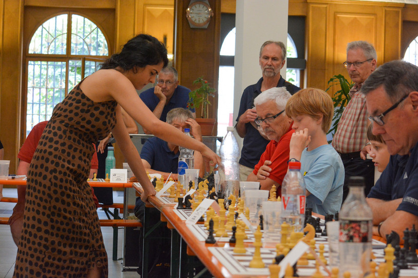 L'Indienne Tania Sachdev est venue à bout de 20 adversaires. Photo : Peter Steffen / Biel Chess Festival