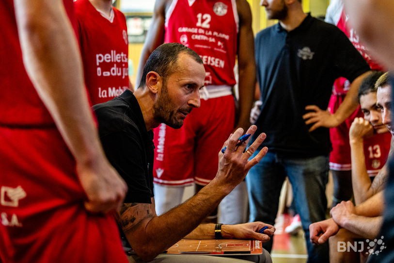 Nemanja Calasan et le BC Boncourt n'ont rien pu faire contre Bernex. (Photo : archives Stéphane Bée)