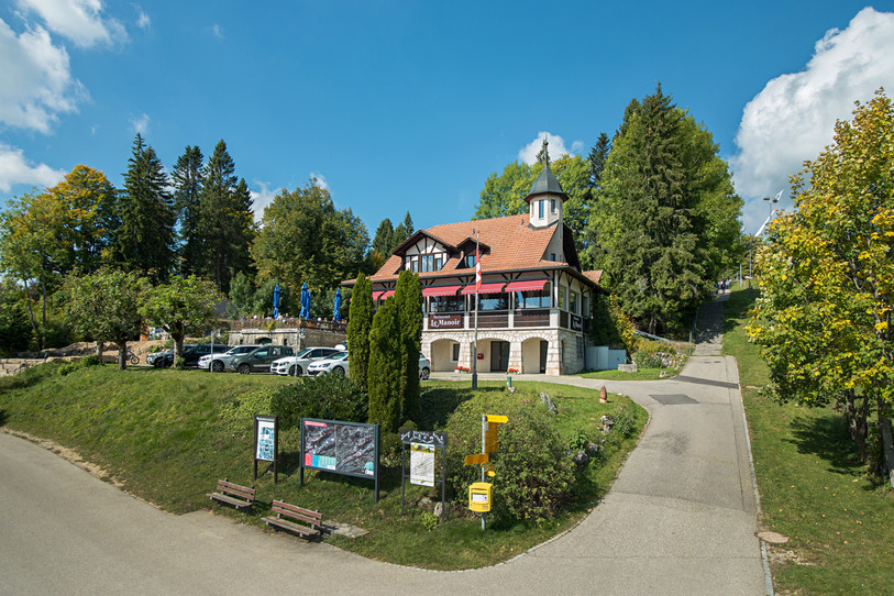 Le restaurant Le Manoir à Mont-Soleil sera géré par de nouveaux tenanciers dès fin juillet. (Photo: www.funisolaire.ch)