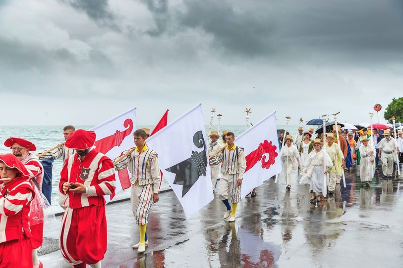 La journée dédiée aux cantons du Jura, des deux Bâle et de Glaris a été grise et mouillée (photo : Jean-Claude Durgniat Fête des Vignerons)