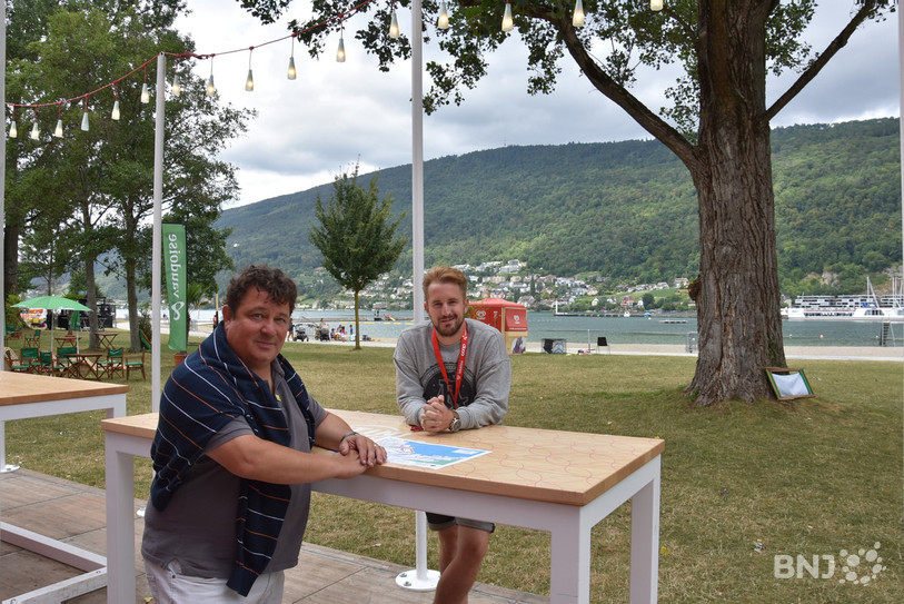 Oliver von Allmen (à gauche) et Lukas Hohl à la Plage de Bienne.