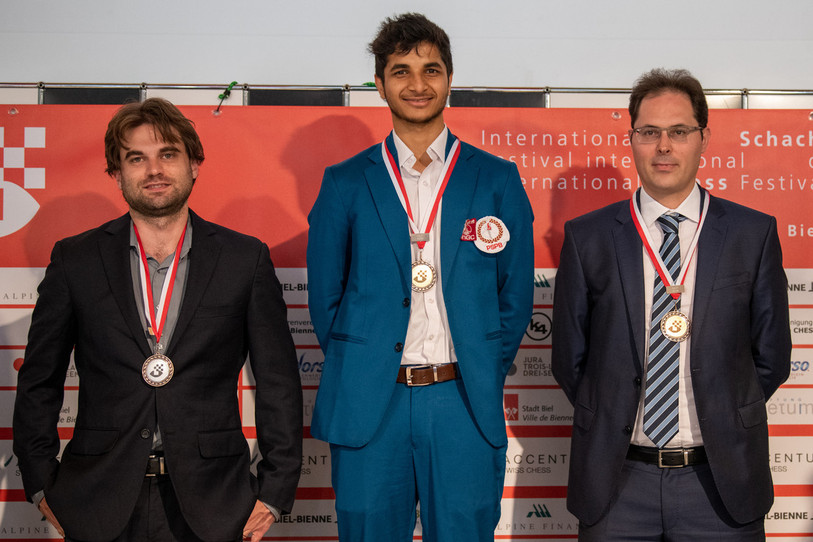 Le Tournoi des Grands Maîtres a été remporté par Santosh Vidit (au centre), suivi de l'Américain Sam Shankland et du Hongrois Peter Leko. (photo : ISF).