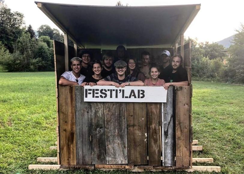 Les organisateurs du Festi'Lab réuni pour la photo souvenir. (Photo: Facebook Festi'Lab)