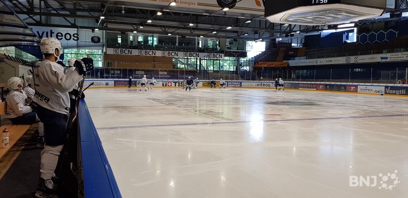 Les Abeilles ont joué un petit match amical pour leur reprise sur glace. 
