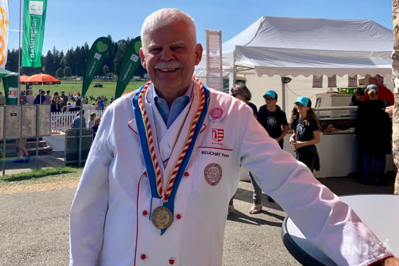 Yves Beuchat, Grand maître de la Confrérie jurassienne des chevaliers du bon pain.