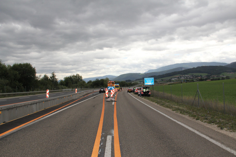 L'accident a nécessité la fermeture de l'A16. Photo: Police cantonale jurassienne