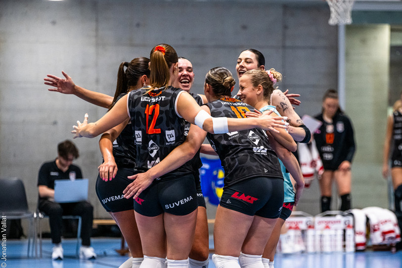 Les joueuses du NUC ont pu se réjouir après leur victoire mercredi soir dans le derby. (Photo : Jonathan Vallat) 