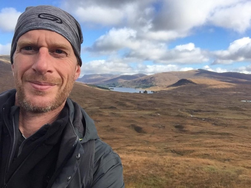 Quand il laisse sa cornemuse, Olivier Aubry pratique la course d'endurance comme ici sur le célèbre West Highland Way en Ecosse.