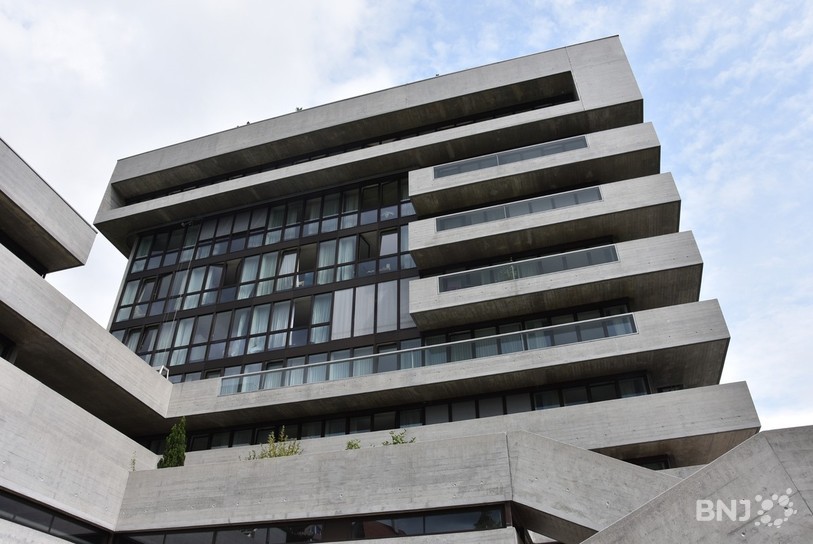 Le bâtiment qui abrite l'EMS du Redern à Bienne. (photo : archives)