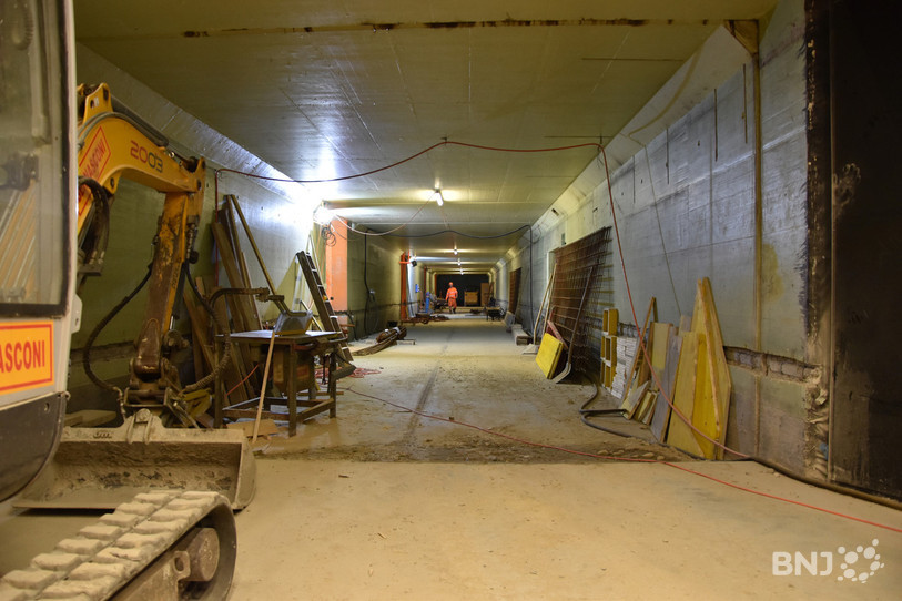 Le nouveau passage sous-voie de la gare de Bienne est en cours de création dans un ancien souterrain exploité auparavant par la Poste.