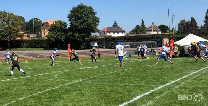Le football américain à six a pris ses quartiers à la Charrière samedi.