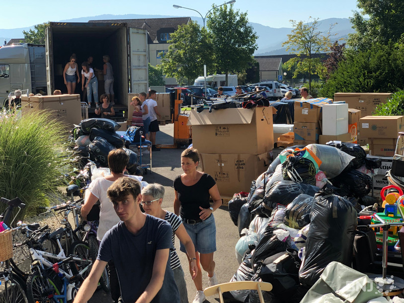 Le chargement du camion a demandé une organisation conséquente.