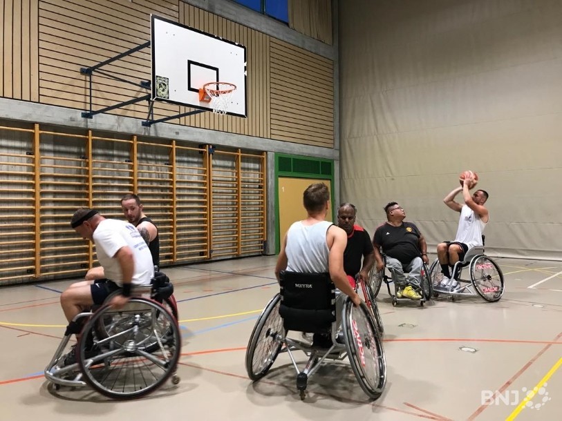 L'équipe des Jura Raptors rassemble des joueurs en situation de handicap physique et d'autres valides.