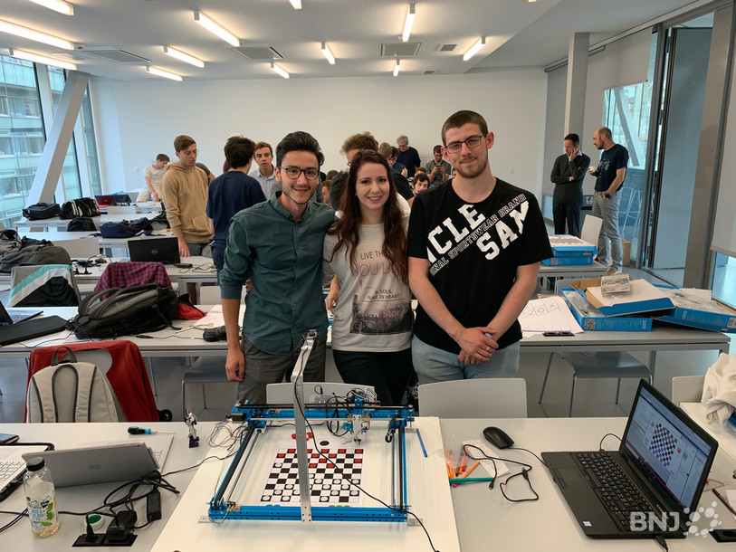 Steve, Yasmine et Maxime (de g. à d.) ont passé une année à programmer leur robot.