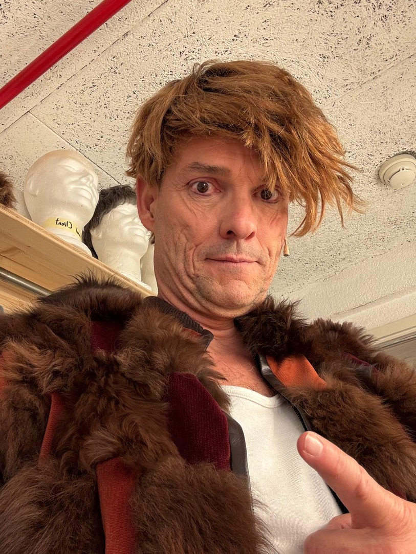 Lionel Frésard dans la peau de l'un de ses personnages de la revue à Genève