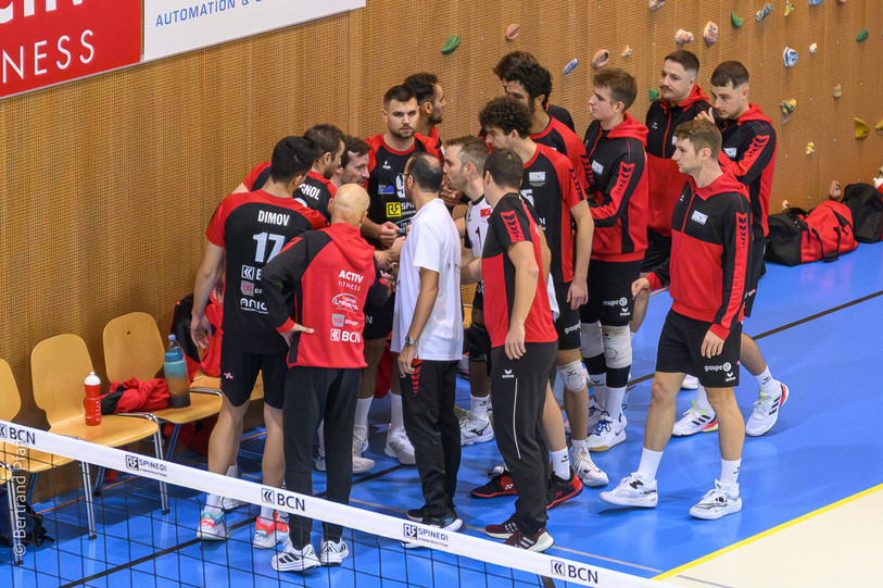 Les joueurs de Colombier Volley peuvent encore prétendre à la 7e place. (Photo : B. Pfaff)