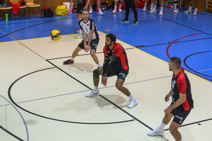 Quentin Zeller (au centre) et ses coéquipiers terminent la saison régulière sur une défaite. (Photo : archives Bertrand Pfaff)