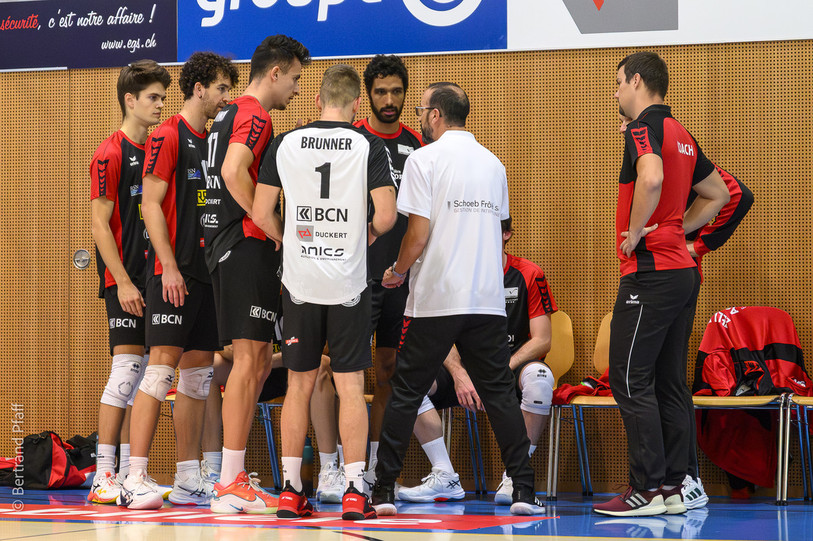Les joueurs de Colombier Volley ont encore du pain sur la planche avant de réussir à gagner. 
