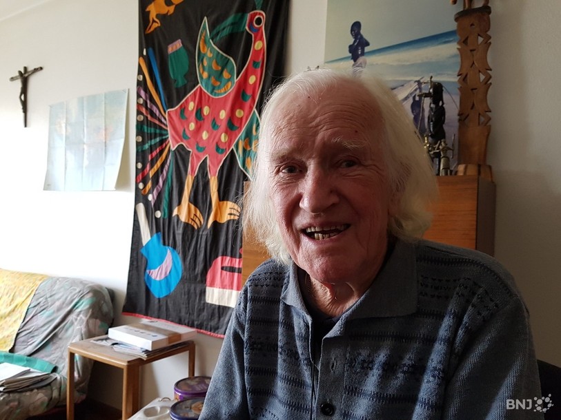 L'abbé Justin Rossé photographié dans son appartement de Delémont en décembre 2017.