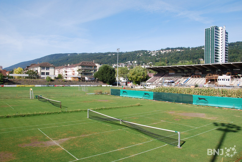Les deux courts sont ouverts au public du jeudi au dimanche.