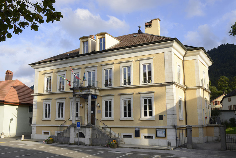 Les bureaux de l'administration communale à Fleurier accueilleront ce nouveau service du CSOM. (Photo : SP).