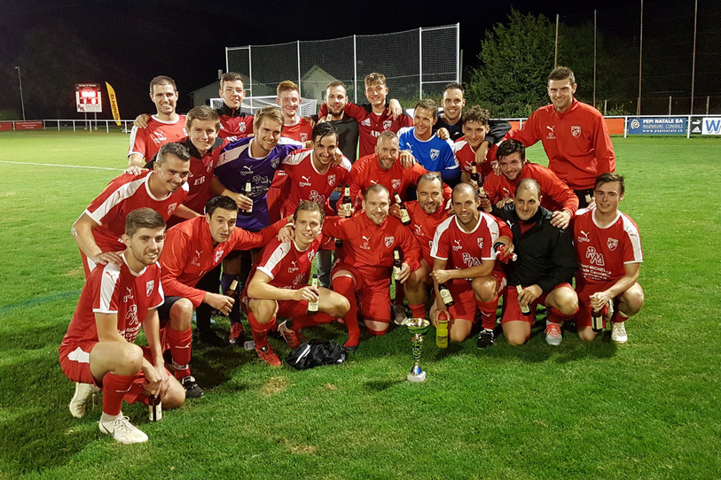 Le FC Glovelier de Michel Leoni s'offre un trophée.