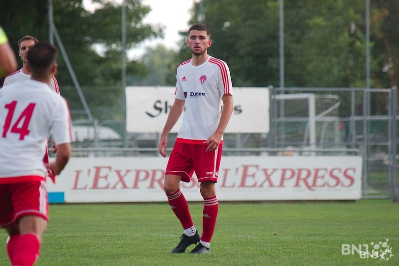 Ce match nul récolté face au FC Piamont ne permet pas au FC Colombier de décoller en 2e ligue interrégionale de football. (photo : archives) 