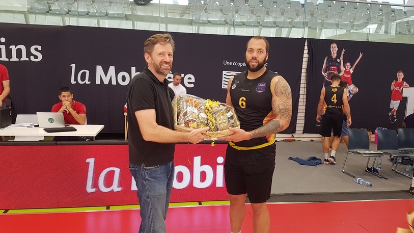 Dom Morris a été élu meilleur joueur (MVP) de la rencontre avec 21 points marqués.