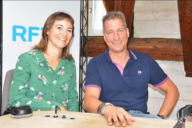 Chloé Saas, directrice de la Fondation O2 et Stéphane Bonvin, directeur d’Addiction Jura étaient les invités de la Matinale.