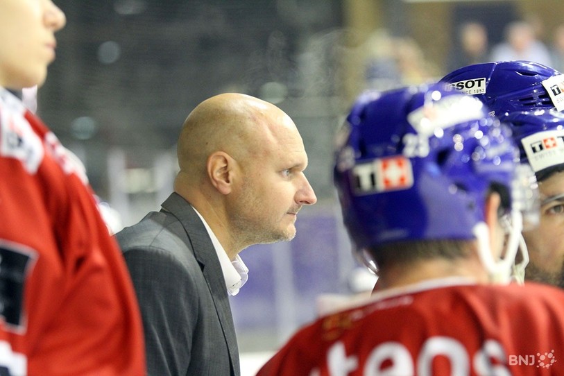 Michaël Kvarnström vit des débuts compliqués à la tête du HC La Chaux-de-Fonds. (Photo: Enrico Quaranta)