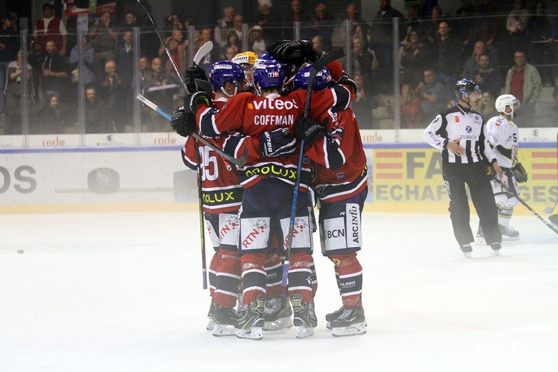 Le HC La Chaux-de-Fonds et ses joueurs retrouveront l'ambiance d'une patinoire avec plus de spectateurs, comme ici lors de la saison 2019-2020. (photo archives)