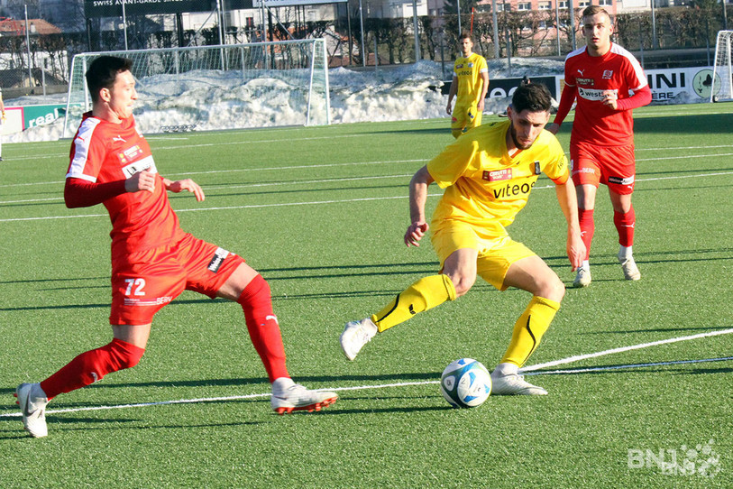 Anthony De Freitas (ici en jaune) a joué la dernière saison sous les couleurs de La Chaux-de-Fonds.