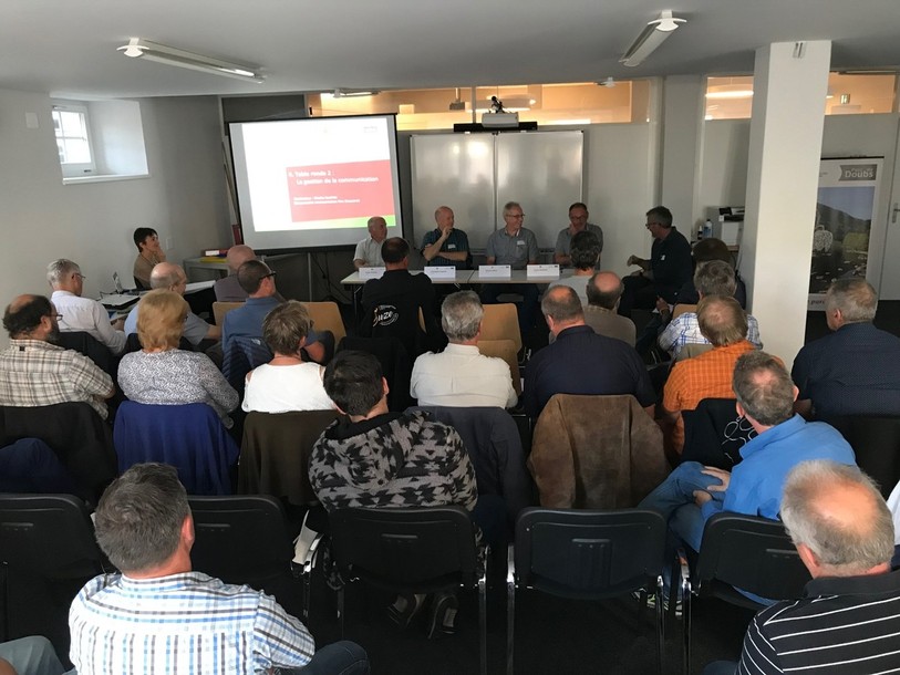 Les communes ont notamment pu échanger sur les enjeux techniques et communicationnels de l'extinction nocturne de l'éclairage public (Photo : Parc du Doubs)