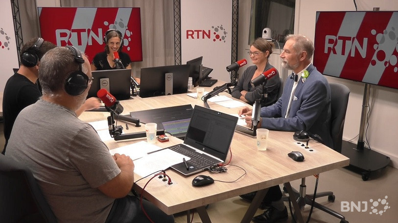 Sarah Pearson Perret (Verts lib') et Roby Tschopp (Verts) parlent d'écologie et de politique migratoire en vue des élections fédérales du 20 octobre.