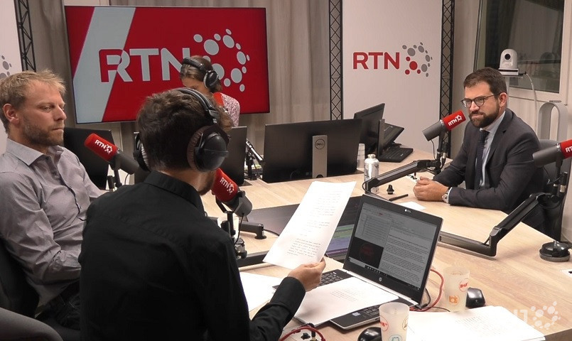 Fabien Fivaz, à gauche, était opposé à Damien Cottier.