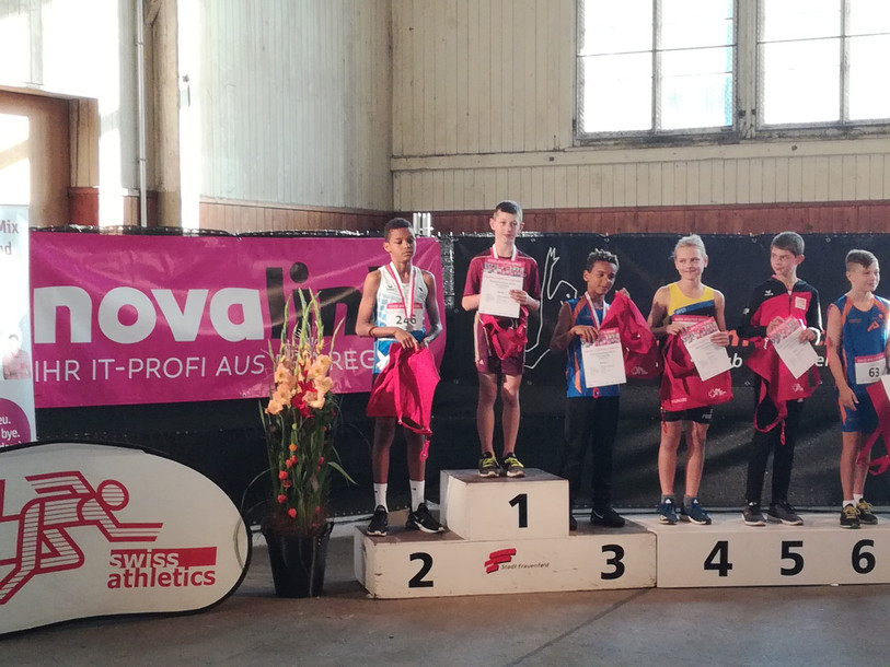 Kelyan Buchs sur la plus haute marche du podium.
