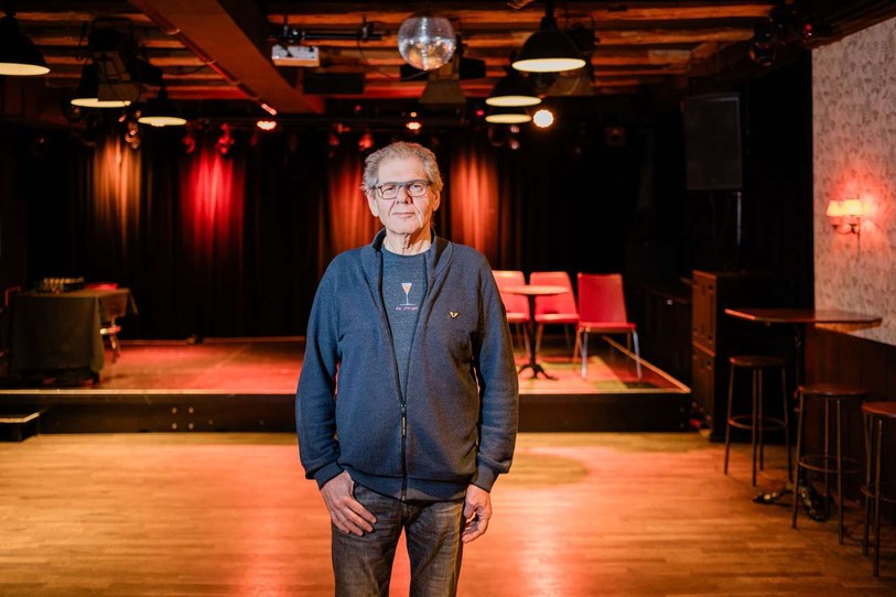 Daniel Schneider, co-directeur artistique du KartellCulturel, est passé ce mercredi dans La Matinale pour évoquer les difficultés financières que rencontre actuellement l’association qui gère Le Singe à Bienne et le Kreuz à Nidau. Photo : Matthias Käser