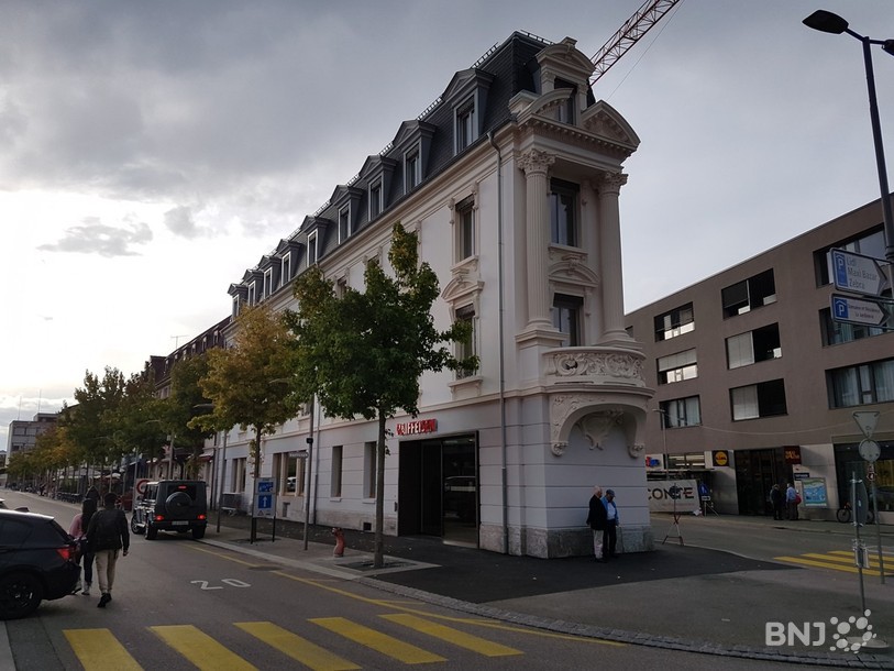 La Banque Raiffeisen a pris ses quartiers dans un bâtiment historique de Delémont.