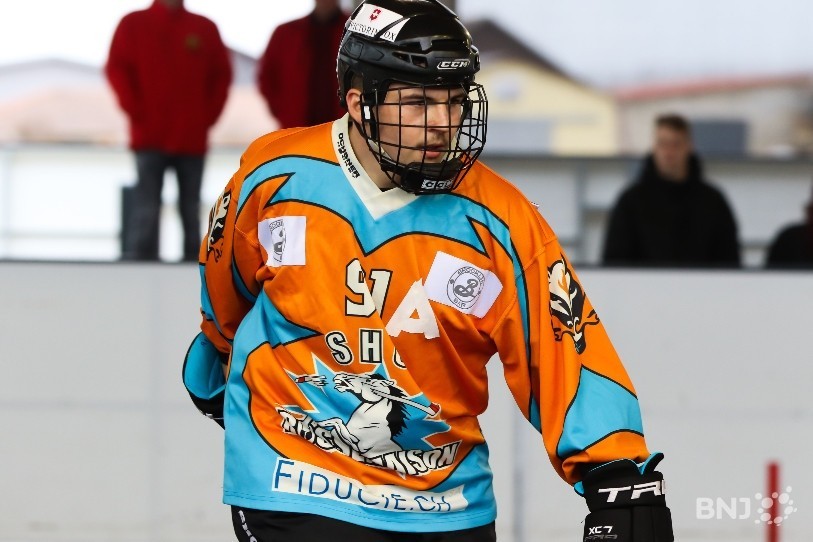 Louis Merçay et ses coéquipiers du SHC Rossemaison passe en demi-finale. (photo : archives Mauricette Schnider)