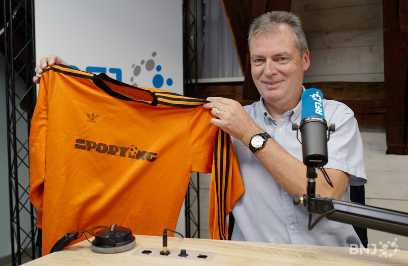 C’est avec le premier maillot du SHC Rossemaison que Pascal Turberg s’est présenté mardi matin.