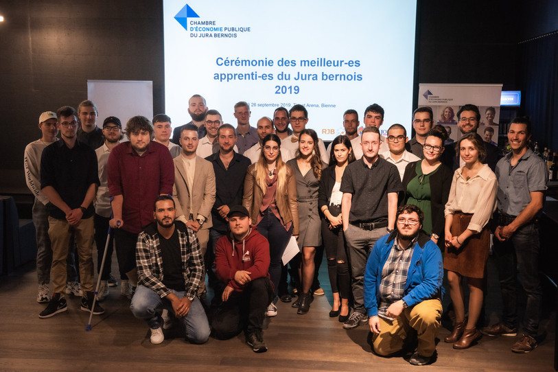 Les meilleurs apprentis de la région ont été récompensés par la Chambre d'économie publique du Jura bernois. (Photo : CEP)