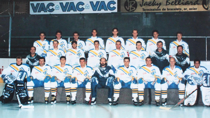 L'effectif du HC La Chaux-de-Fonds avait réussi à décrocher une historique promotion en 1996 (photo : HC La Chaux-de-Fonds).