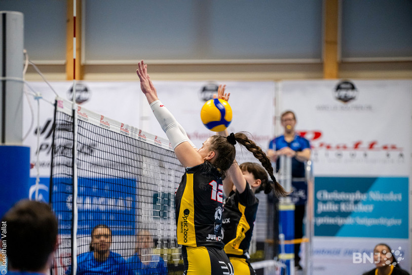Le bloc du VFM (ici Coralie Varé et Abigaël Gilomen) a fait face à un adversaire plus coriace que prévu. (Photo : archives Jonathan Vallat)