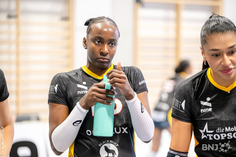 La soupe à la grimace pour Karen Renteria et le VFM. La Colombienne, blessée, n'a pas fini le match. (Photo : archives, Jonathan Vallat).
