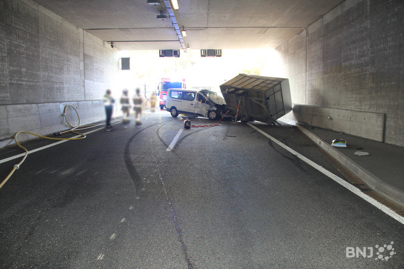 Un accident a bloqué la circulation sur l'A16 entre Porrentruy-Est et Porrentruy-Ouest ce lundi matin.