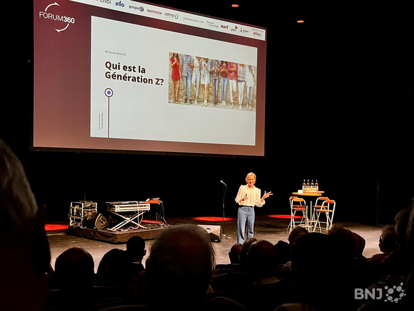 Au Théâtre du Passage, la soirée s'est tenue à guichets fermés.