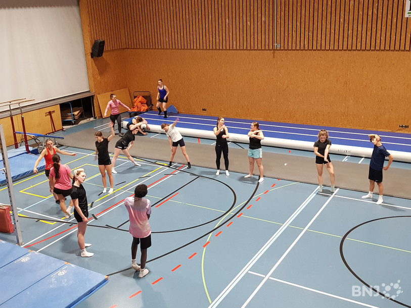 Les préparatifs vont bon train à la Halle Polyvalente de Glovelier, là où la Fémina-Sport s'entraîne.