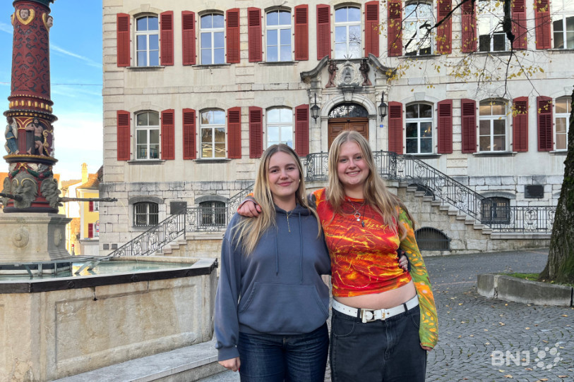 Iris Minger et Emilie Lemaire présentent « Ces filles-là », une pièce qui dénonce le harcèlement scolaire.