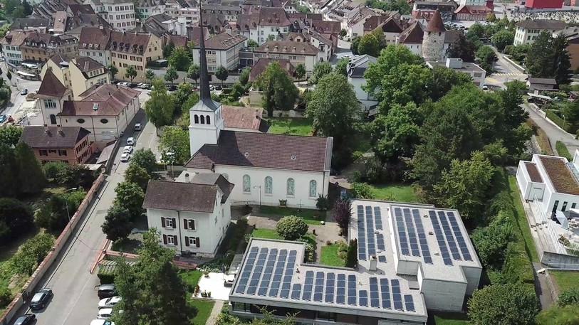 Plus de 160 panneaux solaires ont été posés (photo : Paroisse réformée de Delémont).